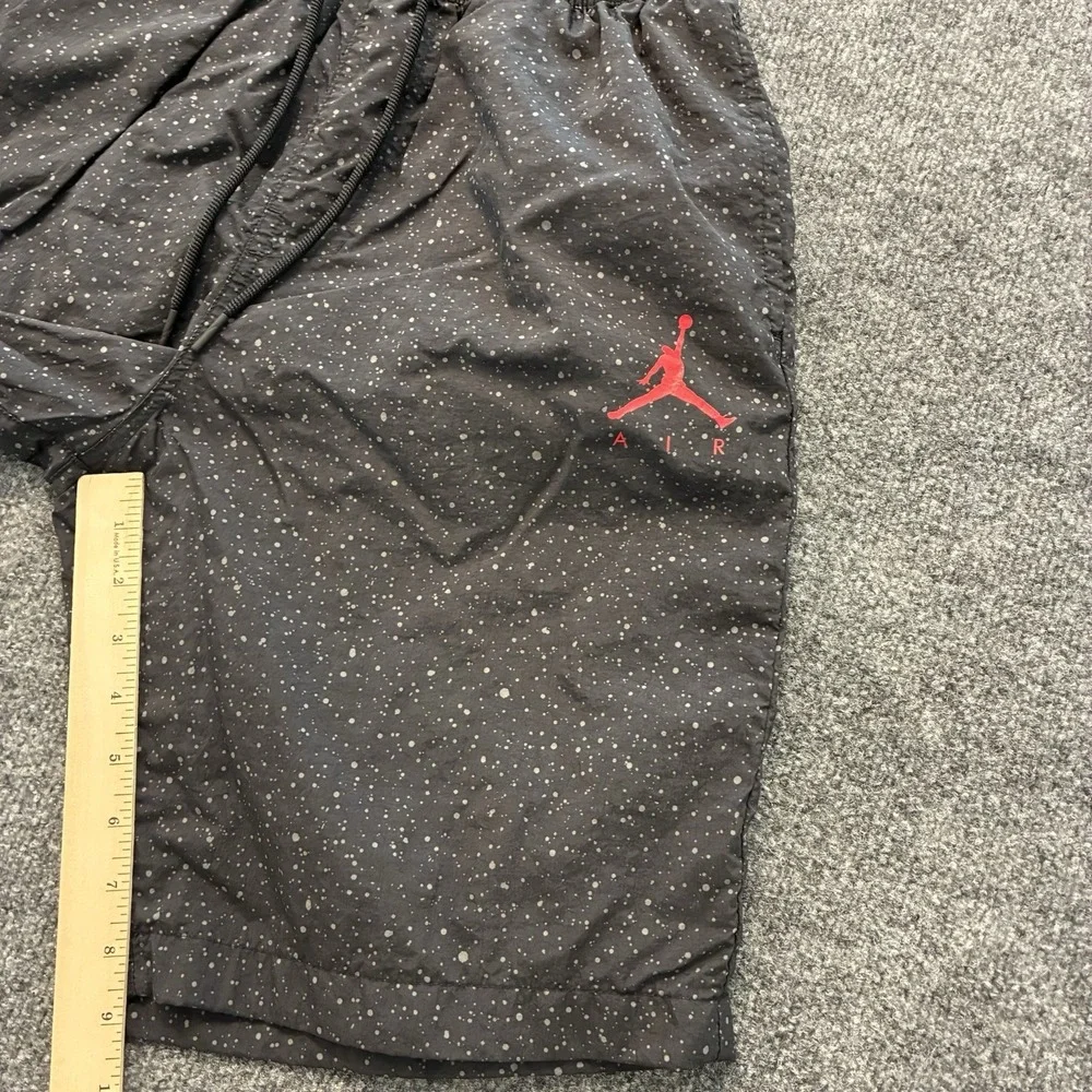 Nike Air Jordan Poolside Mesh Lined Shorts Mens Size Small Cement Black Jumpman